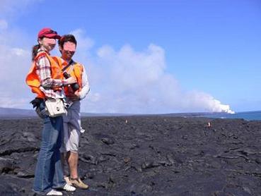 キラウエア火山ツアーは ジャックスツアーで行きました ハワイ島 キラウエア火山の溶岩の上を歩いてきた